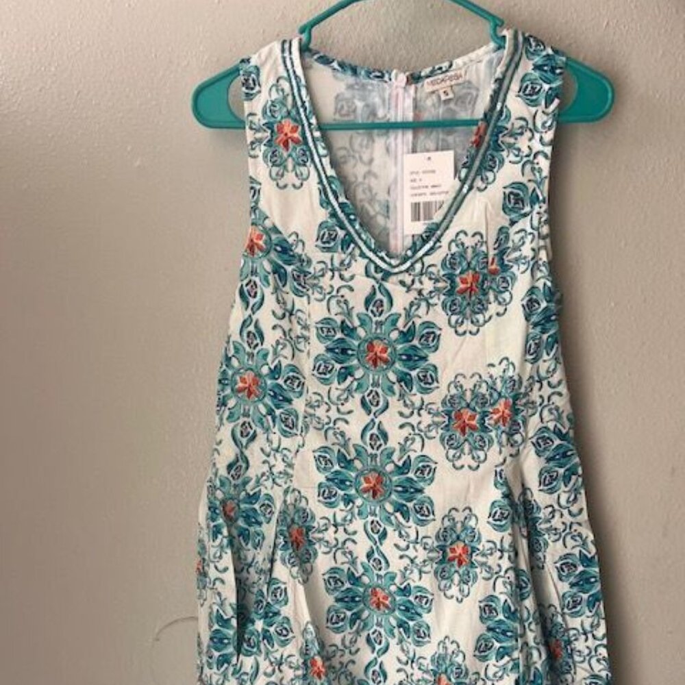 Floral summer blue DressV-Neck & Adjustable Back Ties Sleeveless Modaposa